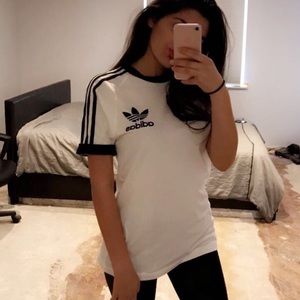 Adidas felt logo t-shirt shirt top great condition